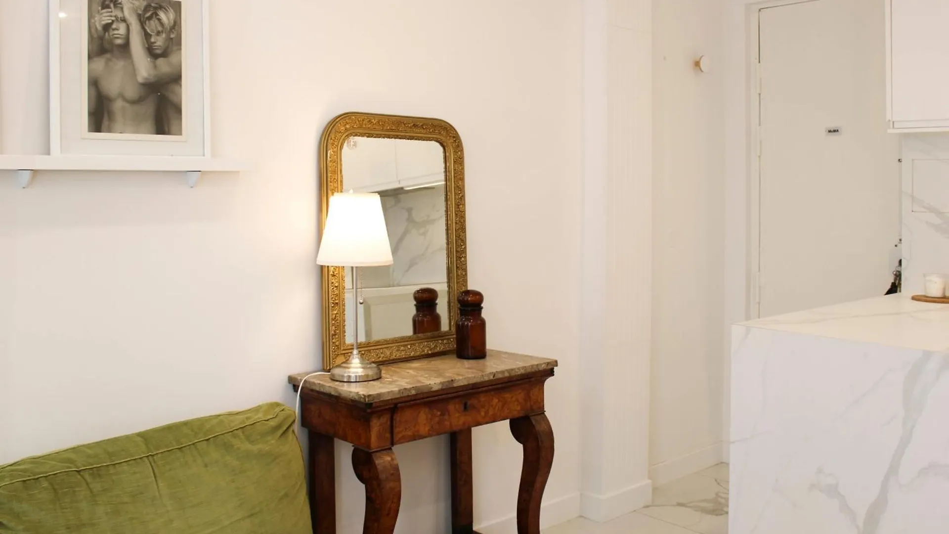 Cozy Apartment For 2 In The 11Th Paris